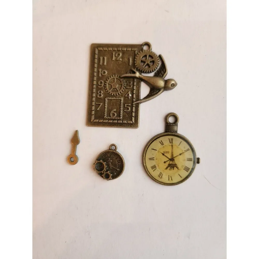 Mixed Assorted Retro Bronze Gear Wheel Charms Pendants B3